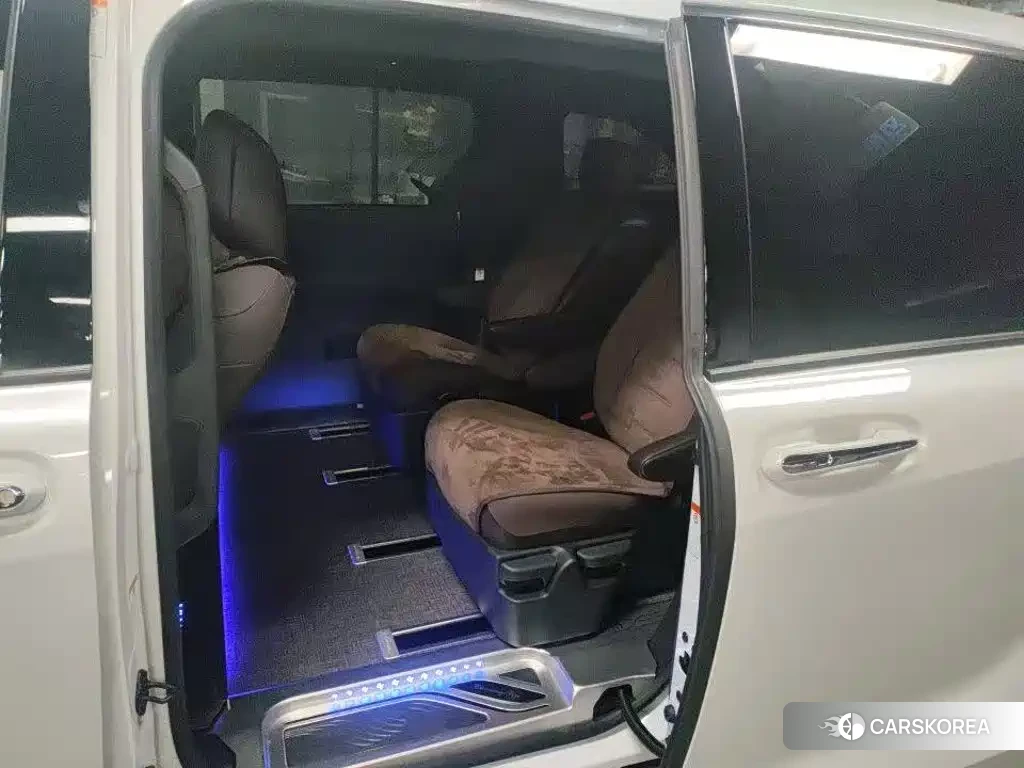 Toyota Granvia 2025 Белый из Китая