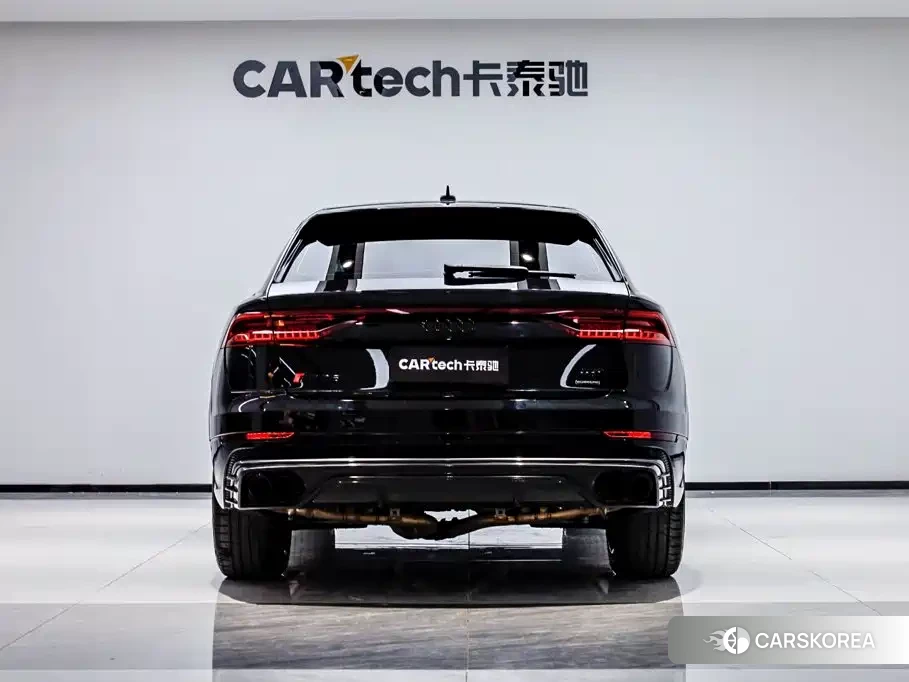 Audi Q8 2023 Черный из Китая, фото 2
