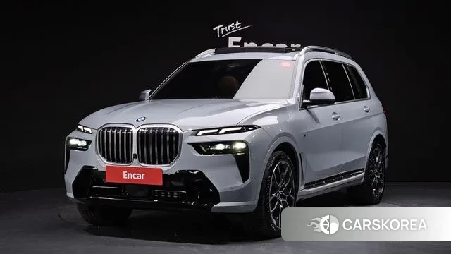 BMW X7 (G07) 2024 Серебристо-серый из Кореи