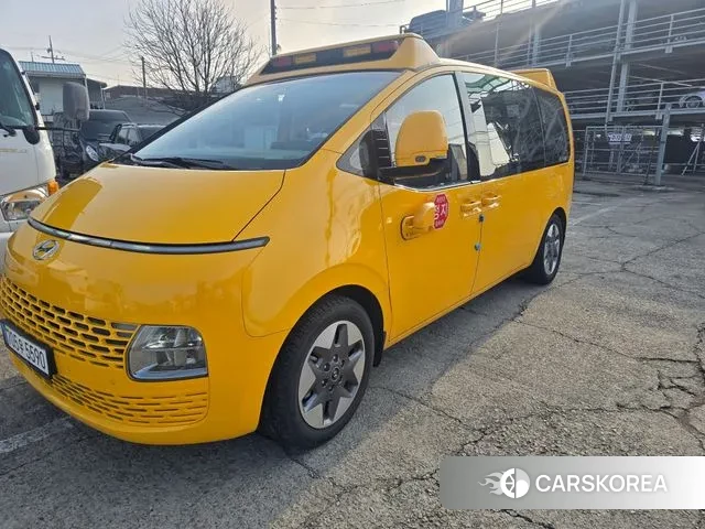 Hyundai Staria 2022 Желтый из Кореи