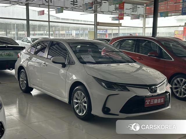 Toyota Corolla 2022 Белый из Китая