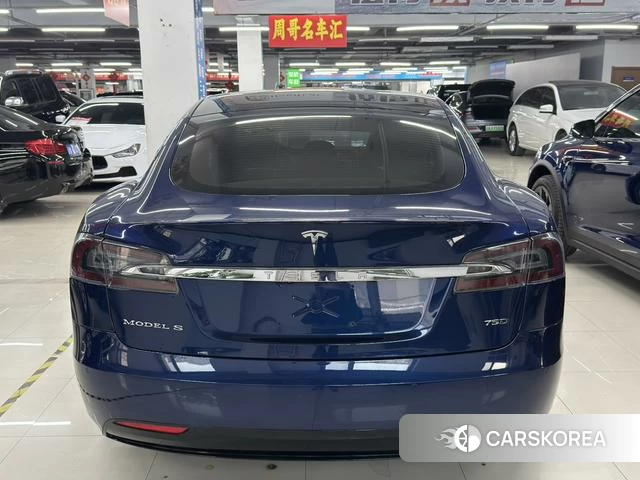 Tesla Model S 2018 Синий из Китая