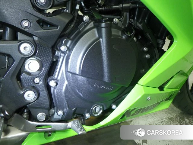 Engine photo