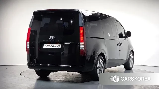 Hyundai Staria 2025 Черный из Кореи