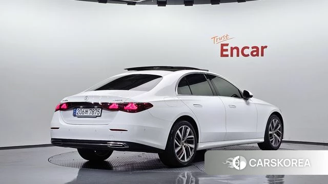 Mercedes-Benz E-Class W214 2024 Белый из Кореи