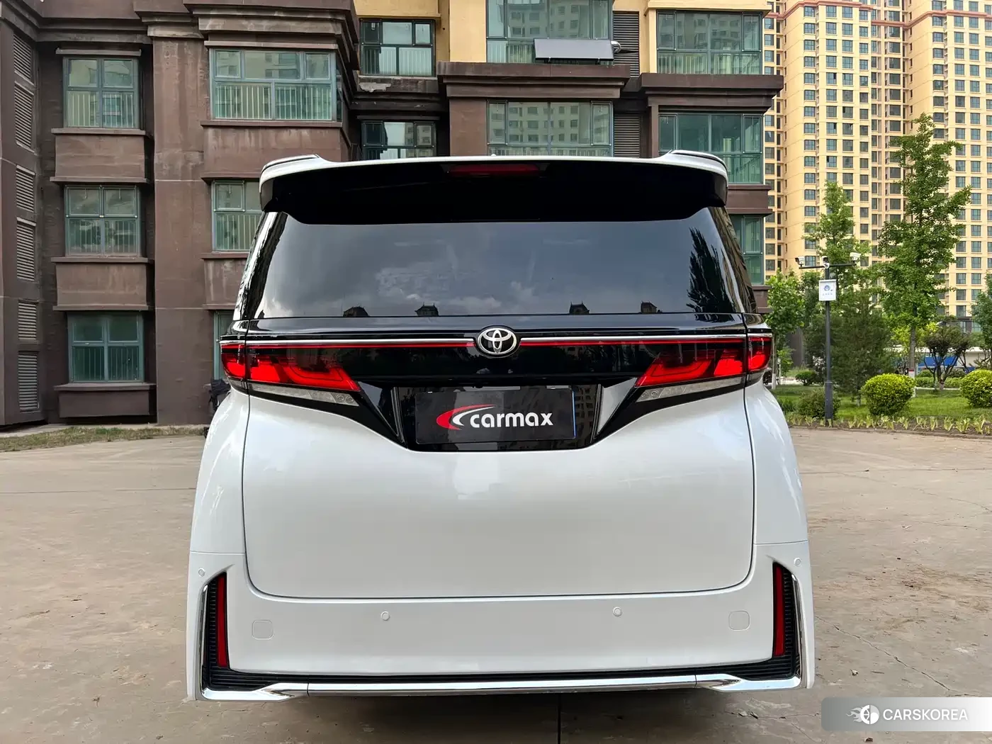 Toyota Vellfire 2025 Белый из Китая