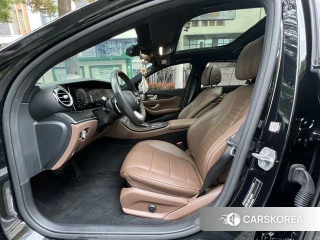Mercedes-Benz E-class 2023 Черный из Китая