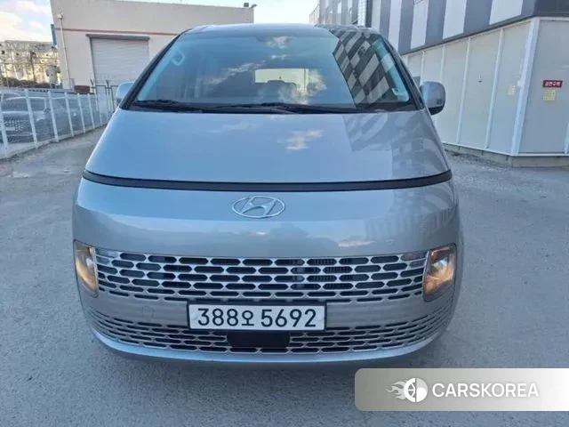 Hyundai Staria 2021 Серебряный из Кореи