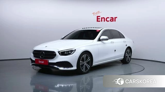 Mercedes-Benz E-Class W213 2022 Белый из Кореи