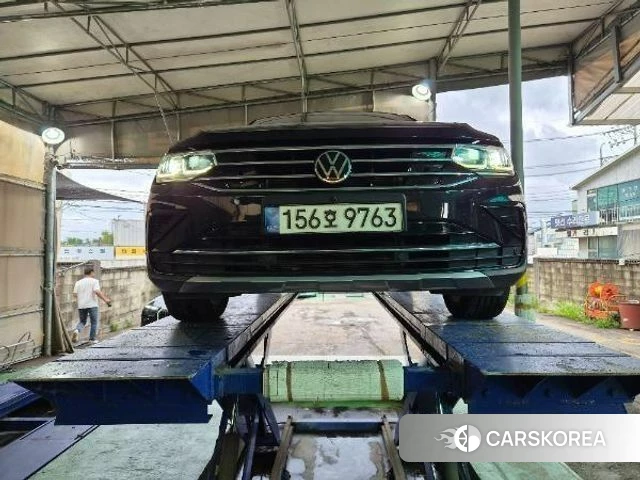 Volkswagen Tiguan second Generation 2022 Черный из Кореи