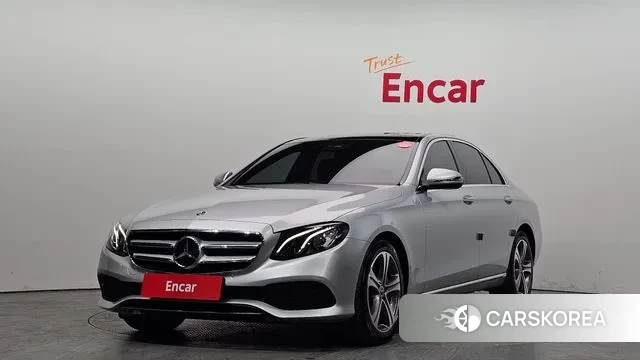 Mercedes-Benz E-Class W213 2019 Серебристо-серый из Кореи
