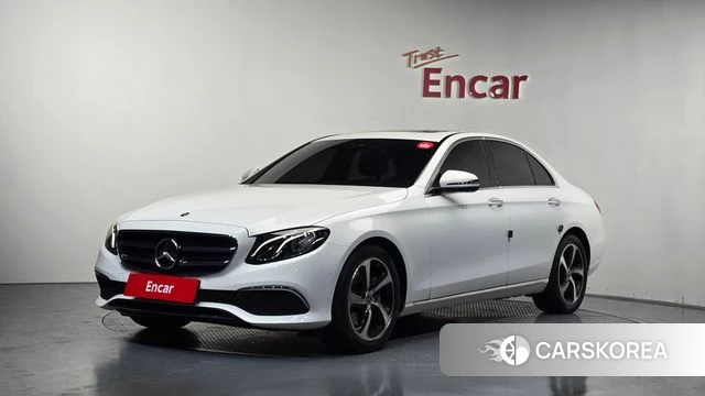Mercedes-Benz E-Class W213 2019 Белый из Кореи