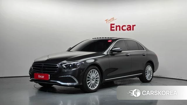 Mercedes-Benz E-Class W213 2023 Серый из Кореи
