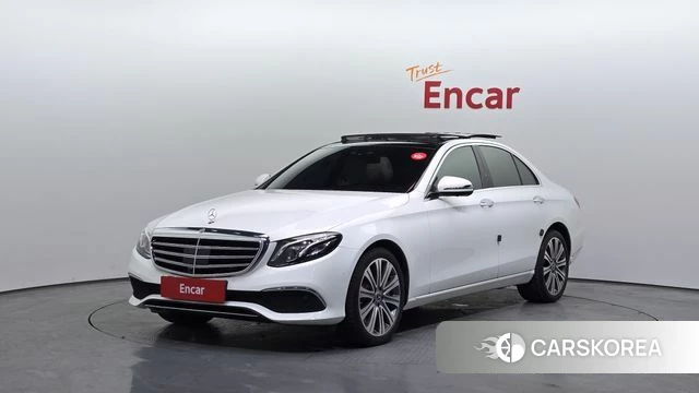 Mercedes-Benz E-Class W213 2018 Белый из Кореи