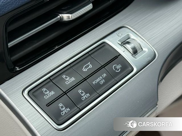 Roewe iMAX8 2021 Серебристо-серый из Китая