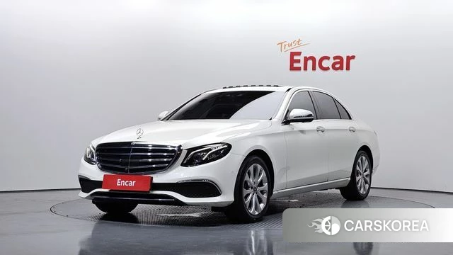 Mercedes-Benz E-Class W213 2018 Белый из Кореи