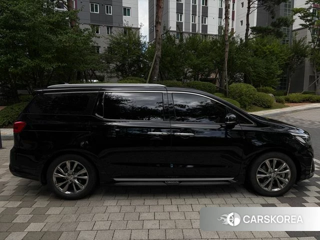 Kia The New Carnival 2018 Черный из Кореи