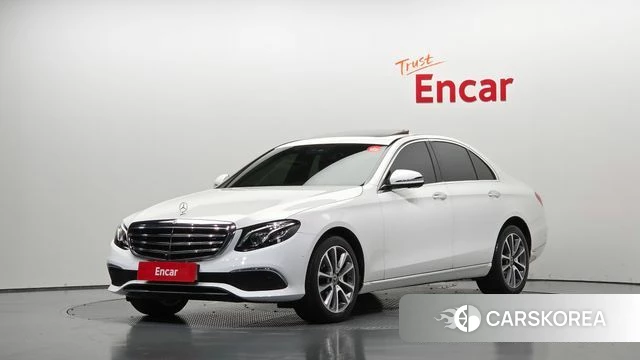 Mercedes-Benz E-Class W213 2018 Белый из Кореи