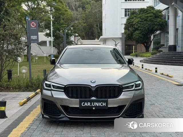 BMW 5 series 2022 Серебристо-серый из Китая