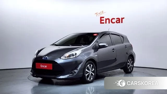 Toyota Prius C 2018 Серый из Кореи