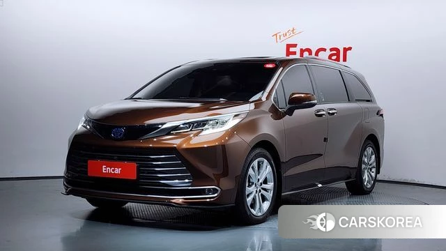 Toyota Sienna 4th Generation 2022 Коричневый из Кореи