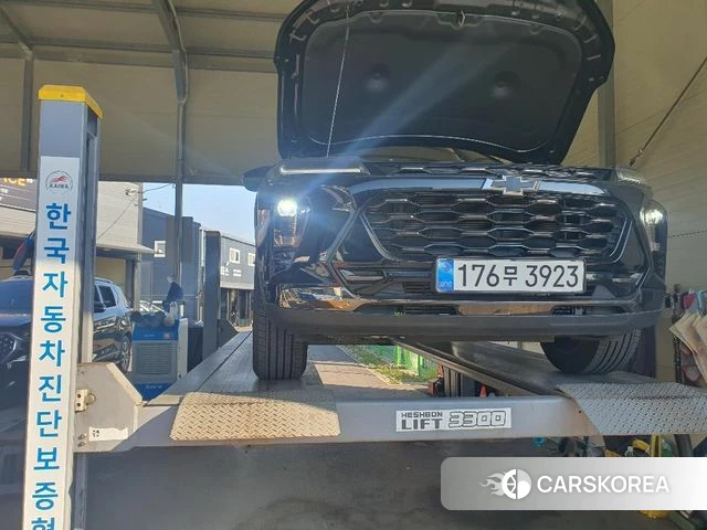 Chevrolet (GM Daewoo) Trax Crossover 2024 Черный из Кореи