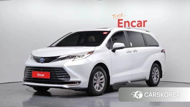 Toyota Sienna 4th Generation 2024 Белый из Кореи