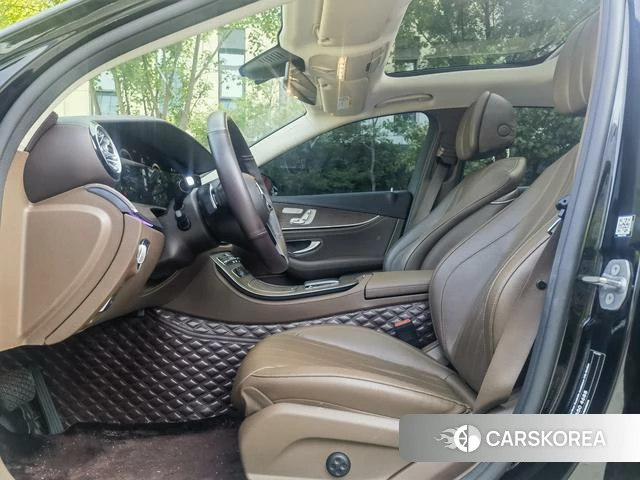 Mercedes-Benz E-class 2022 Черный из Китая