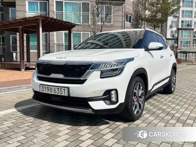 Kia Seltos 2022 Белый из Кореи