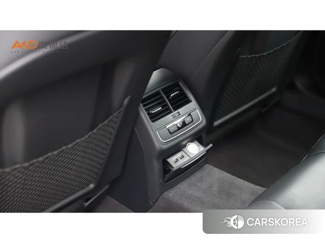 Audi A4L 2021 Синий из Китая