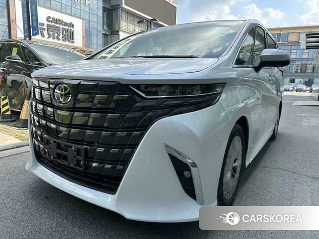 Toyota Elfa 2025 Белый из Китая