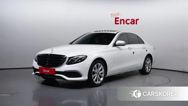 Mercedes-Benz E-Class W213 2018 Белый из Кореи