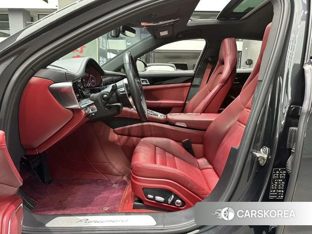 Porsche Panamera 2020 Темно-серый из Китая