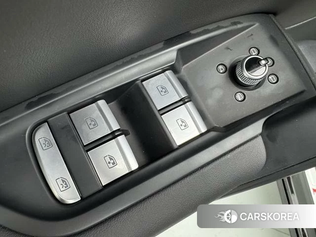 Audi Q5L 2025 Черный из Китая