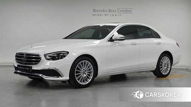 Mercedes-Benz E-Class W213 2023 Белый из Кореи