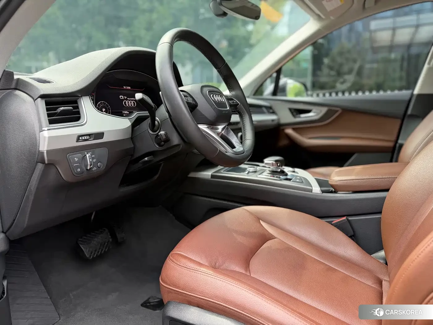 Audi Q7 2018 Черный из Китая, фото 2