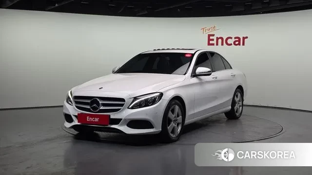Mercedes-Benz C-Class W205 2018 Белый из Кореи