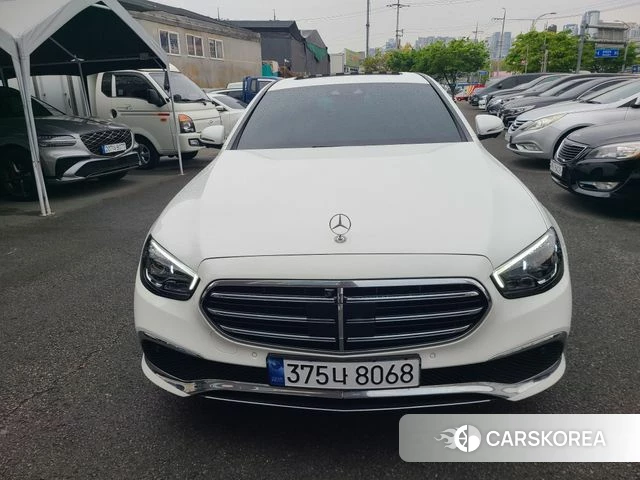 Mercedes-Benz E-Class W213 2021 Белый из Кореи