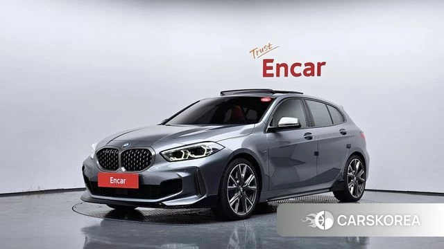 BMW 1 Series (F40) 2023 Серебристо-серый из Кореи