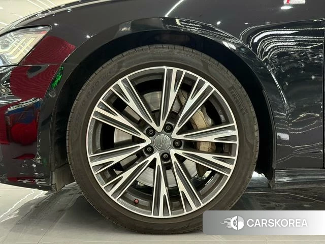 Audi A6L 2021 Черный из Китая
