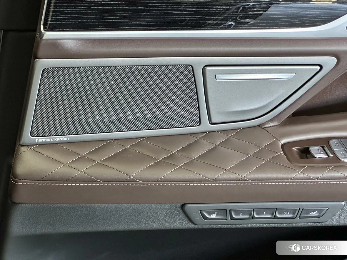 BMW 7 series 2021 Черный из Китая