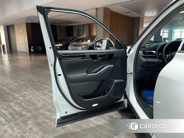 Toyota Highlander 2023 Белый из Китая
