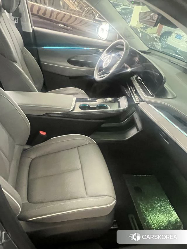 Buick E5 2023 Серебристо-серый из Китая