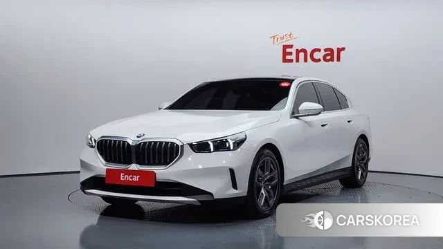 BMW 5 Series (G60) 2023 Белый из Кореи