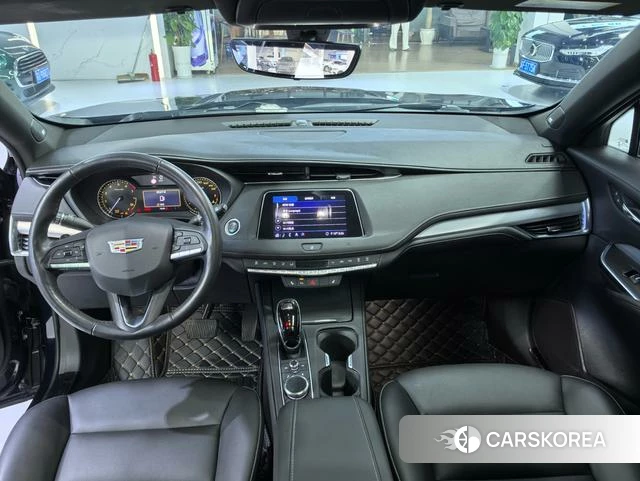 Cadillac XT4 2020 Черный из Китая