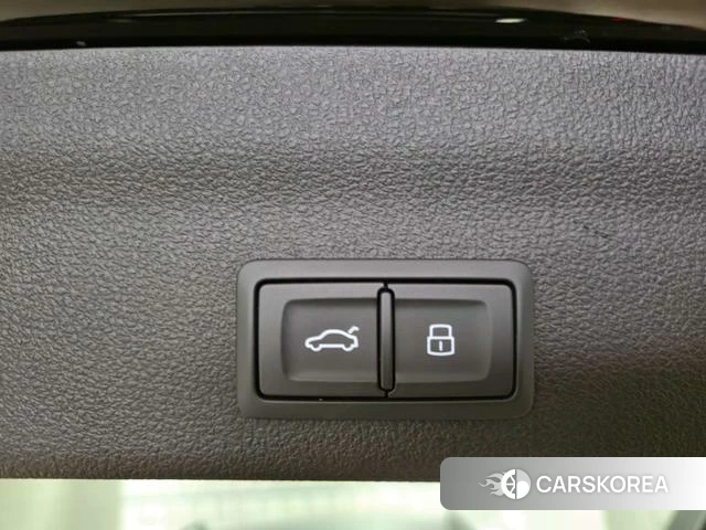 Audi A6 (import) 2024 Черный из Китая