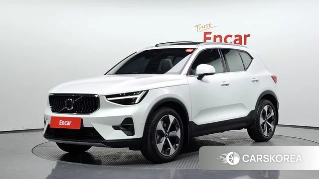 Volvo XC40 2025 Белый из Кореи