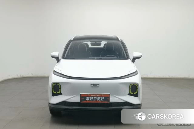 Geely Geometry E firefly 2022 Белый из Китая