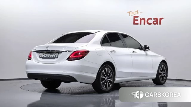 Mercedes-Benz C-Class W205 2019 Белый из Кореи