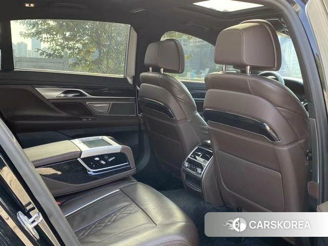 BMW 7 series 2021 Черный из Китая